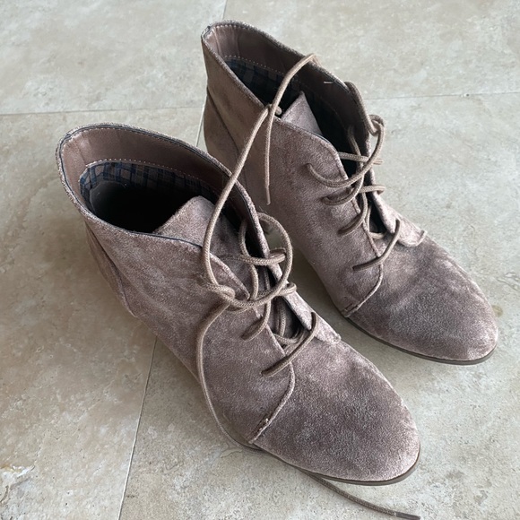 Madden Girl Brown Suede Torch Lace Up Ankle Boots - Picture 4 of 5
